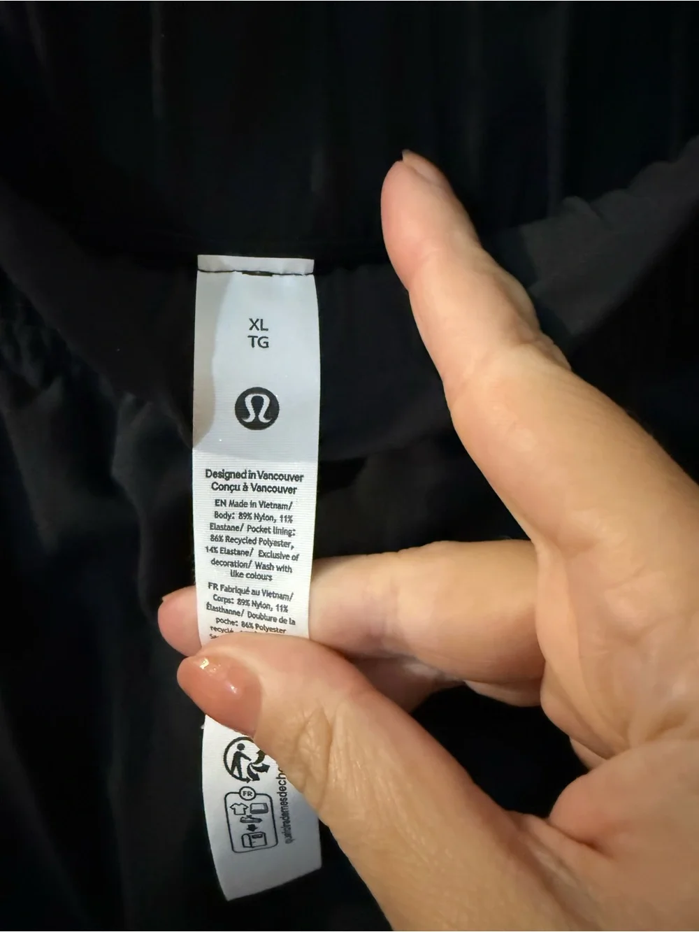 Lululemon Women's Black Midi Skirt with Elastic Waist